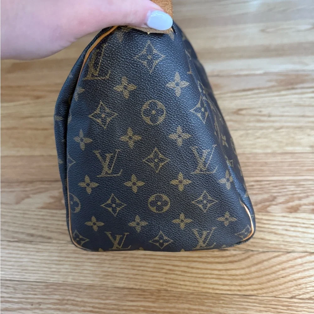 AUTHENTIC LOUIS VUITTON LV Monogram Speedy 30